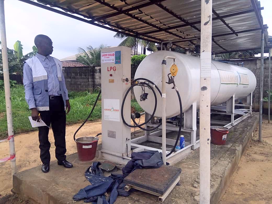 DPR official sealing an LPG plant in Port Harcourt 2